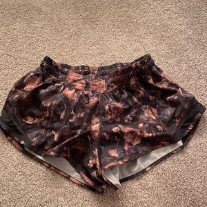 Womens hotty hot 2.5 inch size 6 shorts.